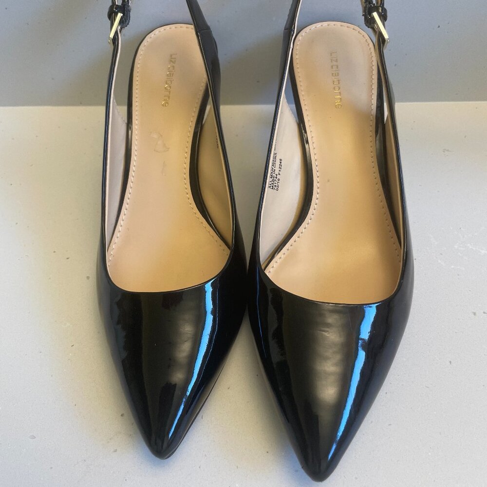 Liz Caliborne 6M Black patent leather sling back pump